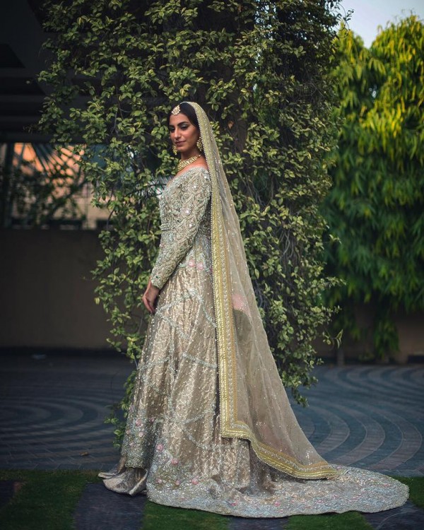 100 Pakistani Bridal Dresses 2021 For Wedding Parties Fashionglint 