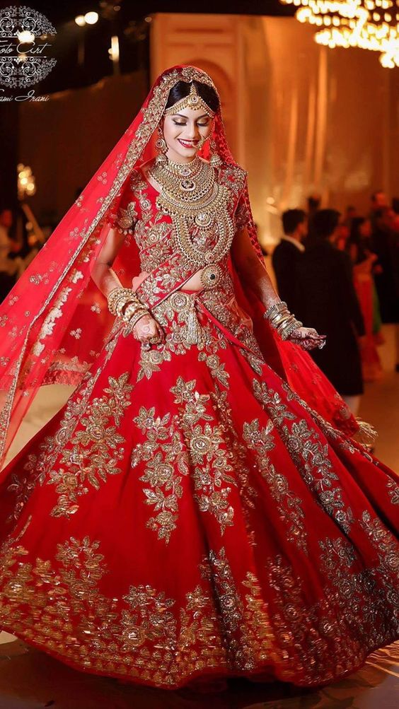 Red Color in Pakistani Wedding Dress 
