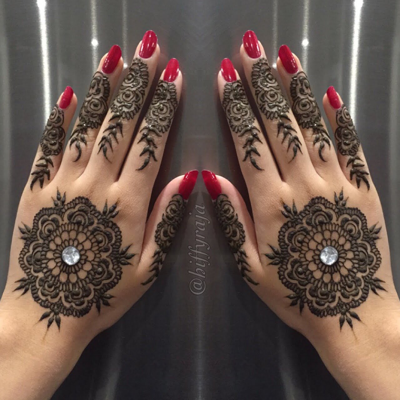 42 New Arabic Mehndi Designs For Every Occasion 9 FashionGlint